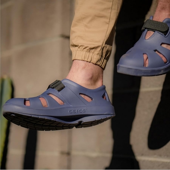 OOFOS Oocandoo Unisex Sandals in Water Drop - Picture 1 of 9
